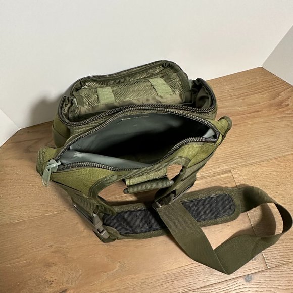NWT Sliver Knight Tactical Sling / Hip Pack, NEW! - Picture 4 of 10